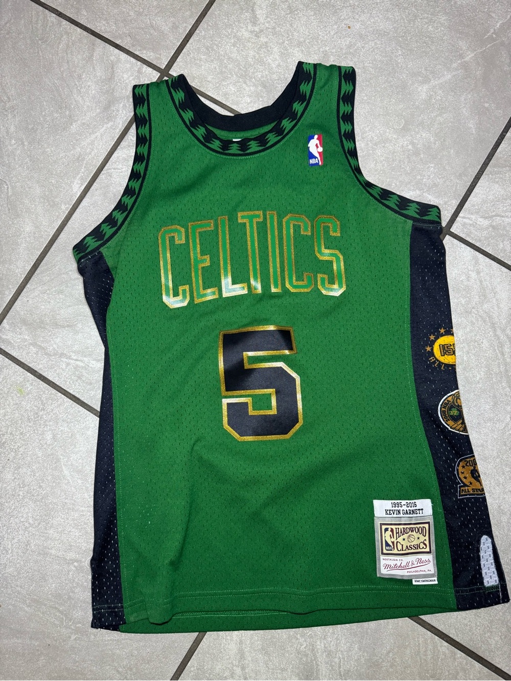 Mitchell & Ness Green Celtics #5 Garnett Jersey Size M